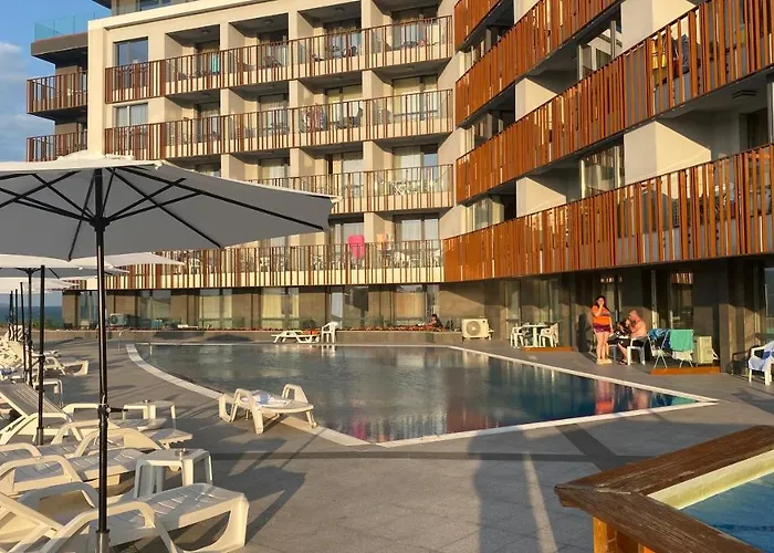 Paradiso 'b' 605 Private